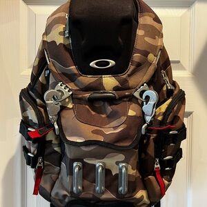 OAKLEY KITCHEN SINK BACKPACK Herb Camo 34L Tactical Field Gear Day Pack Bag
